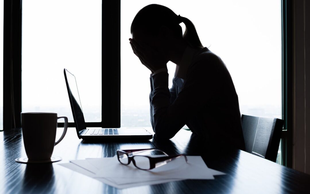 How Can Professionals Benefit from Online Therapy in Managing Work Stress?